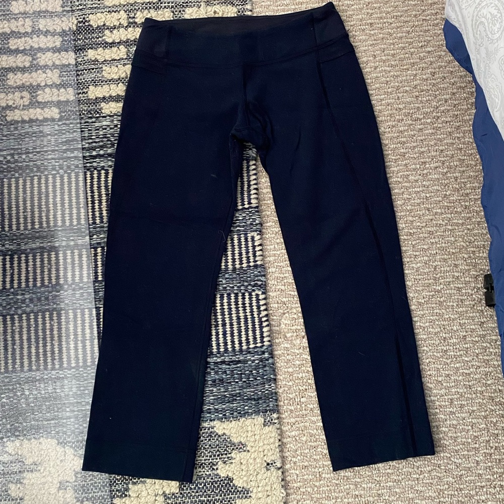 Lululemon leggings size 6